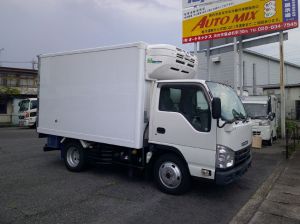 いすゞ　エルフ1.9ｔ　4ＷＤ　低温冷凍車